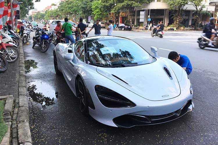Siêu xe McLaren 720S tiền tỷ đầu tiên về Việt Nam